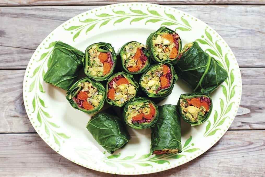 Kale wraps with chickpea-avocado mash